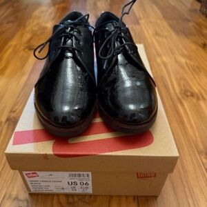 NWT FitFlop Women's Shoes - size 6 -  Crinkle Patent Leather